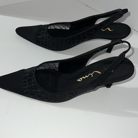 Nina Black 8.5 Woman’s Kitten Heels - Picture 2 of 6
